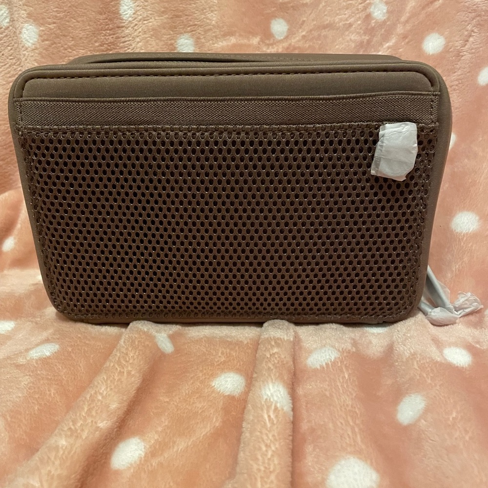 Dagne Dover Arlo Tech Organizer